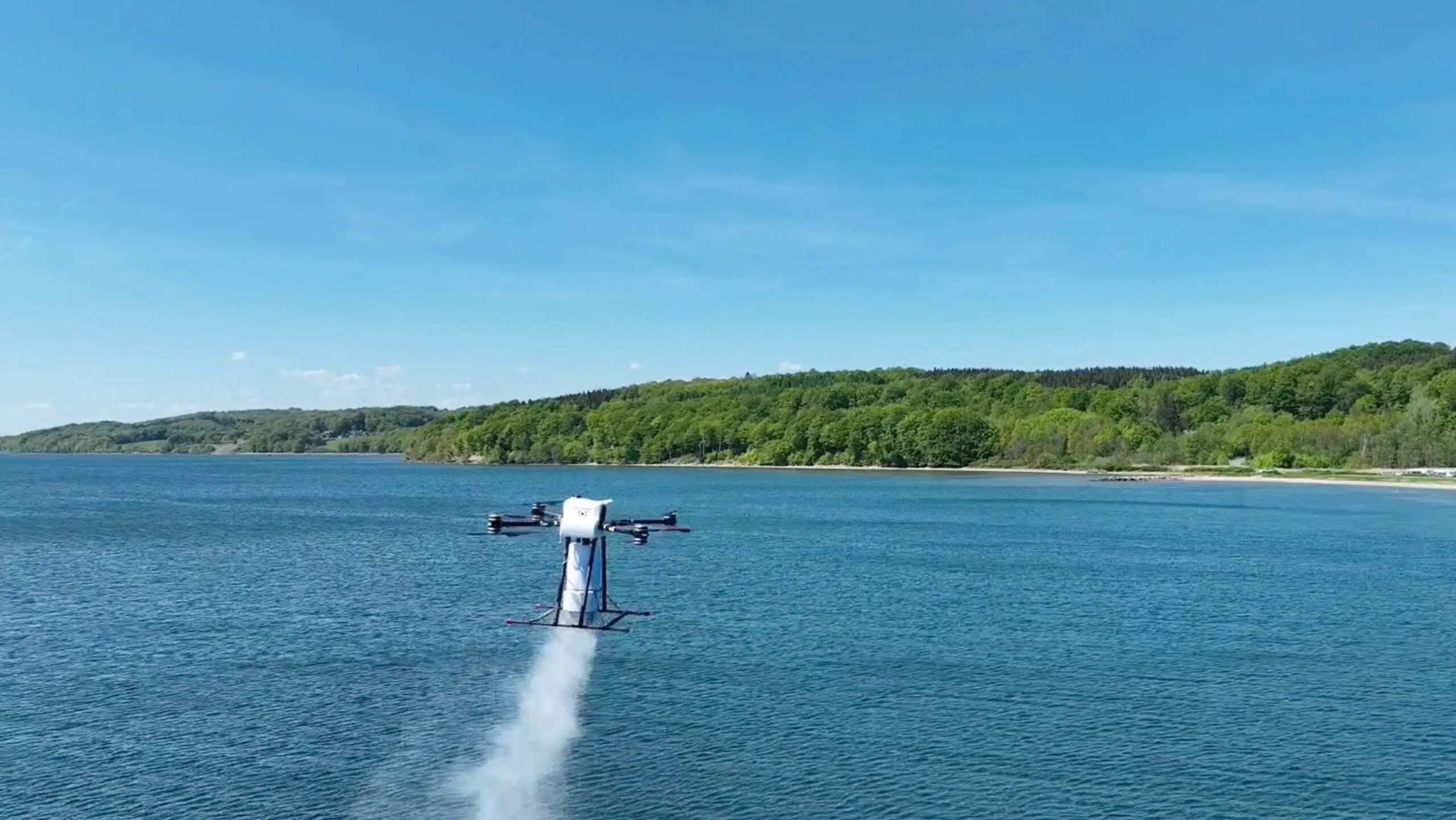 Askespredning med drone over Vejle fjord